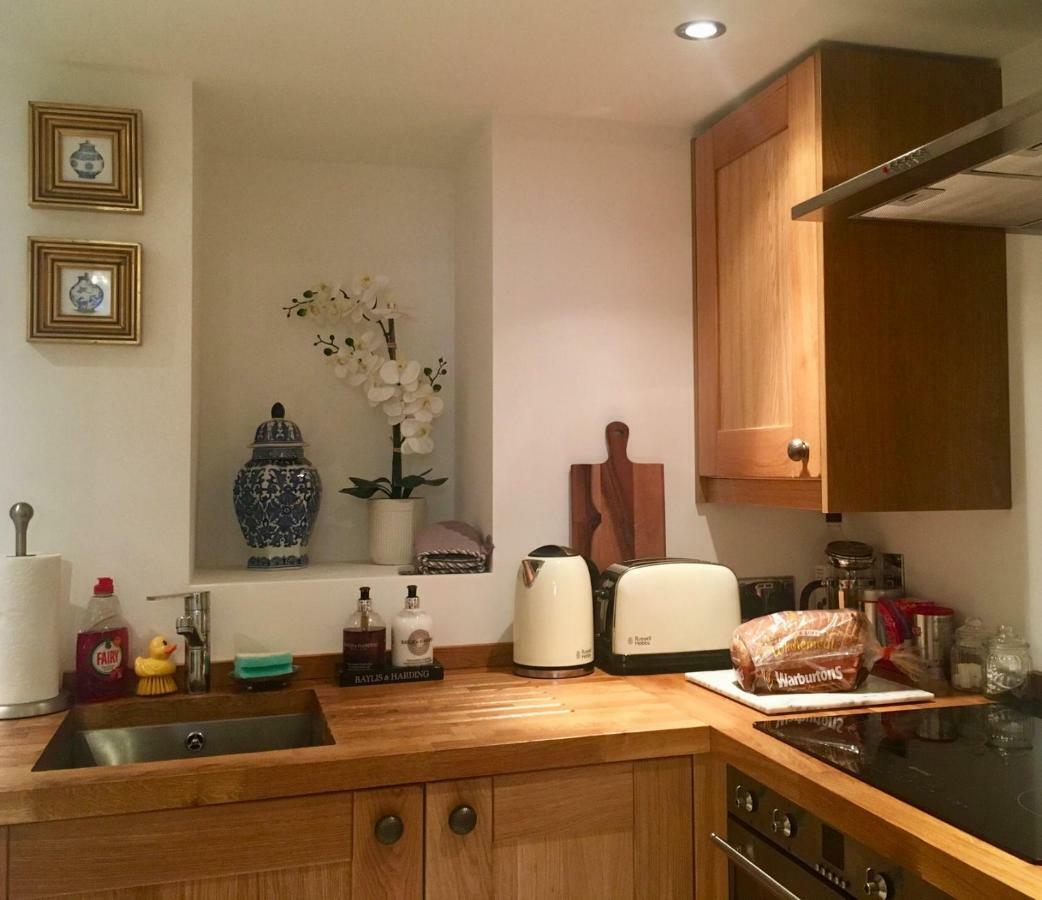 Beautiful 1Br Apartment In Historic St Aubin House Exterior foto