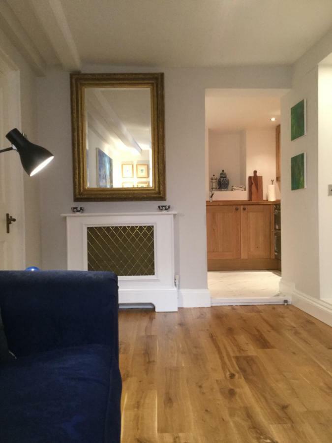 Beautiful 1Br Apartment In Historic St Aubin House Exterior foto