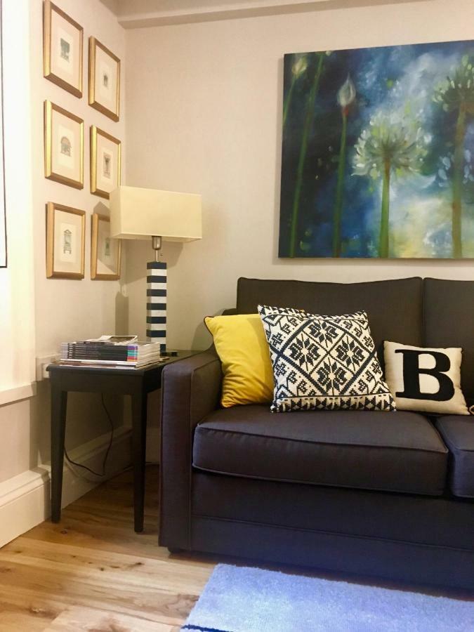 Beautiful 1Br Apartment In Historic St Aubin House Exterior foto