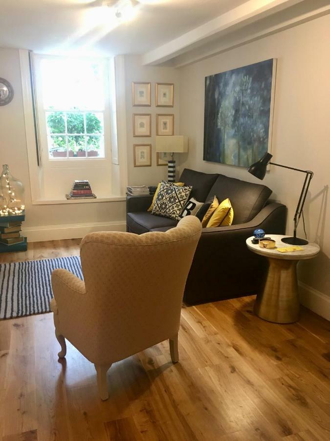 Beautiful 1Br Apartment In Historic St Aubin House Exterior foto