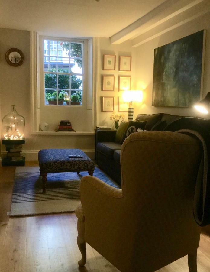 Beautiful 1Br Apartment In Historic St Aubin House Exterior foto